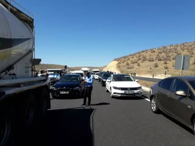 Diyarbakır-Mardin Karayolunda Bomba İhbarı Nedeniyle Araç Kuyruğu Oluştu