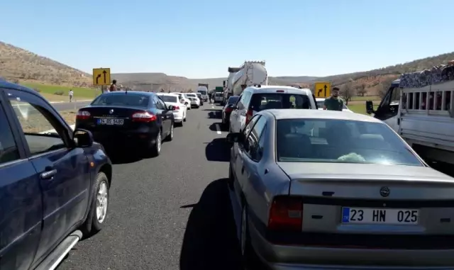 Diyarbakır-Mardin Karayolunda Bomba İhbarı Nedeniyle Araç Kuyruğu Oluştu