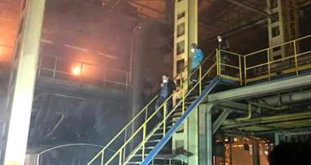 Bursa'da Fırını Patlayan Cam Fabrikasında Yangın Çıktı