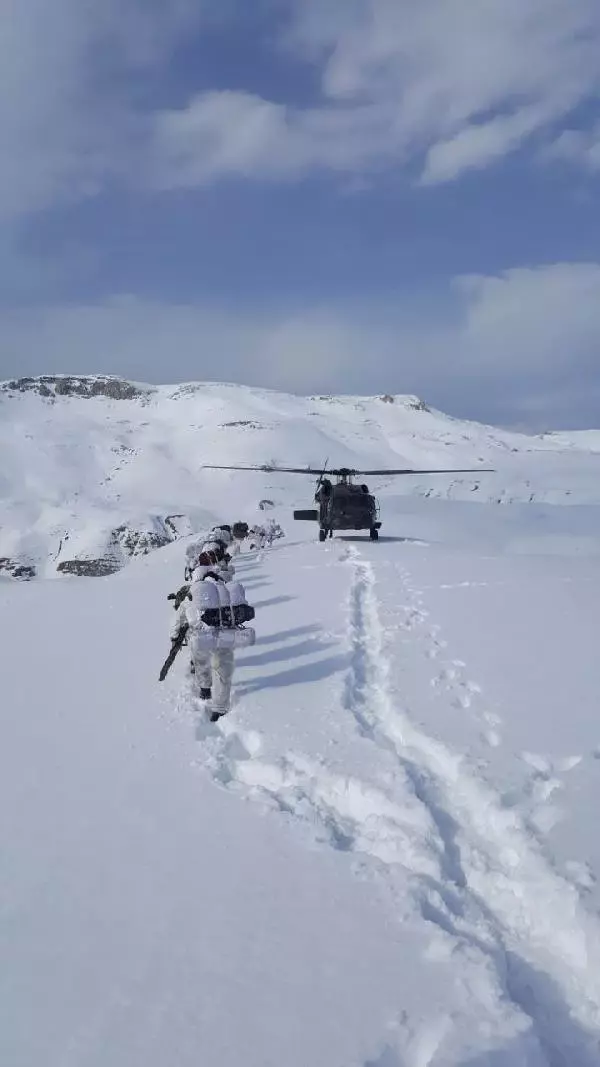 Erzincan'da Teröristlerin Sığınakları İmha Edildi