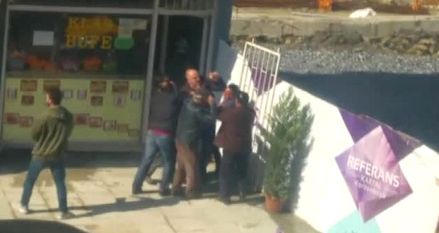 Tekme Atan Genci Yumrukla Deviren Adam, İrlandalı Boksöre Rakip Gösterildi