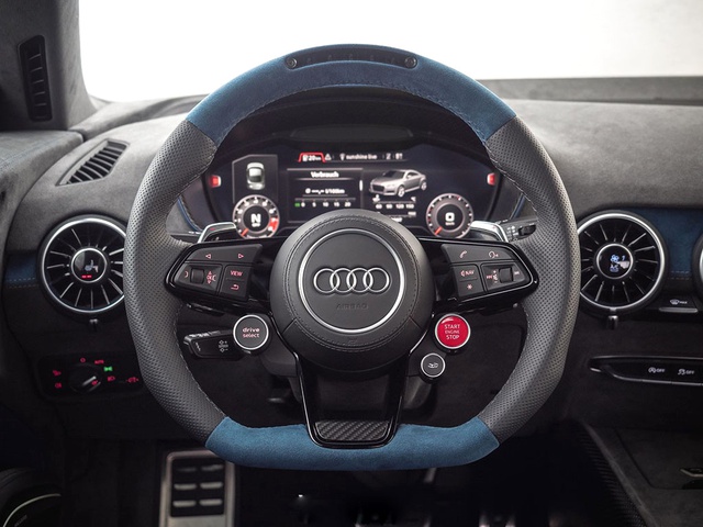 Neidfaktor, Yeni Audi Tt Rs'ı Mercek Altına Aldı