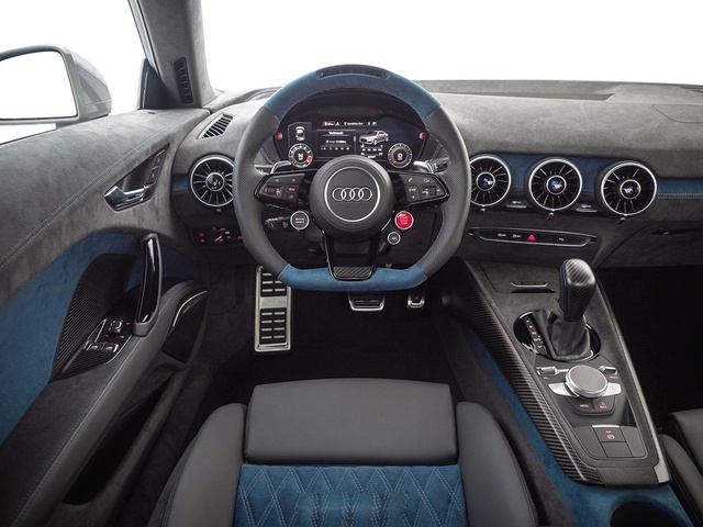 Neidfaktor, Yeni Audi Tt Rs'ı Mercek Altına Aldı