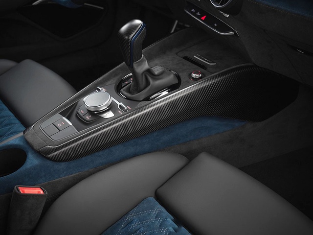 Neidfaktor, Yeni Audi Tt Rs'ı Mercek Altına Aldı