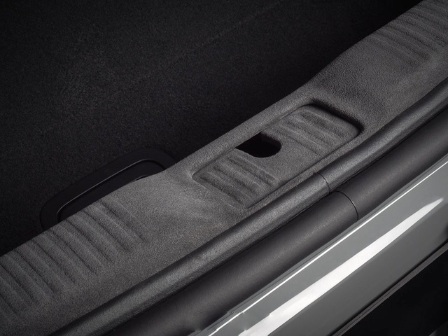 Neidfaktor, Yeni Audi Tt Rs'ı Mercek Altına Aldı