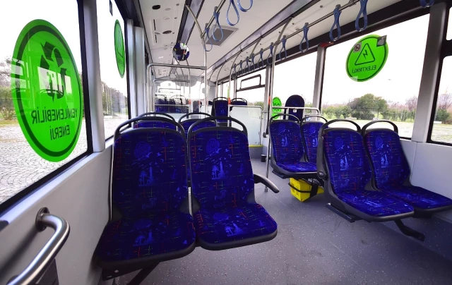 Türkiye'nin İlk Tam Elektrikli Otobüsleri, İzmir'de Hizmete Giriyor