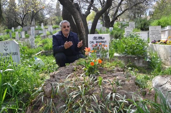 Annesinin Mezarındaki Mermerlerin Çalındığını Gören Adam, İsyan Etti