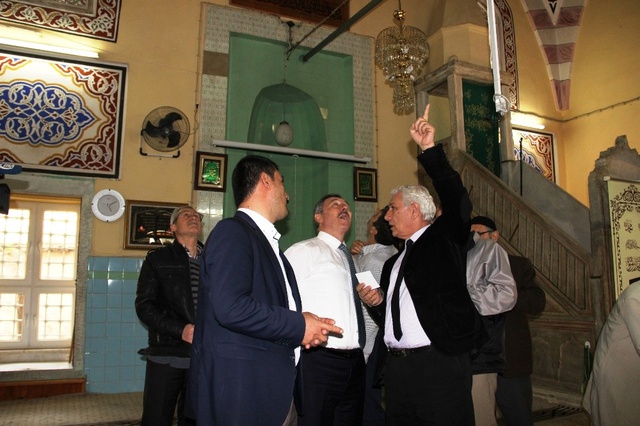 AK Parti'li Özdağ Devreye Girdi, Cemaatin Yıkım Korkusu Sona Erdi