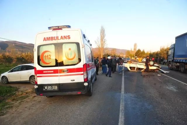 Bursa'da Feci Kaza! İki Genç, Takla Atan Otomobilden Mucize Eseri Kurtuldu