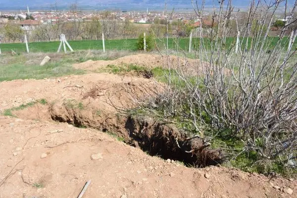 Tokat'taki Defineciler, Tarihi Horoztepe Höyüğünü Yağmaladı