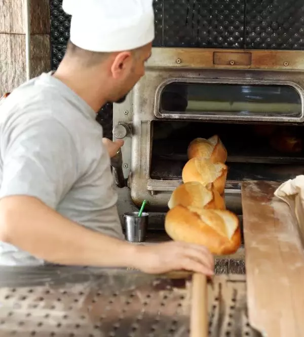 ''Ekmek Yemeyin'' Diyen Karatay'a Fırıncılardan Tepki