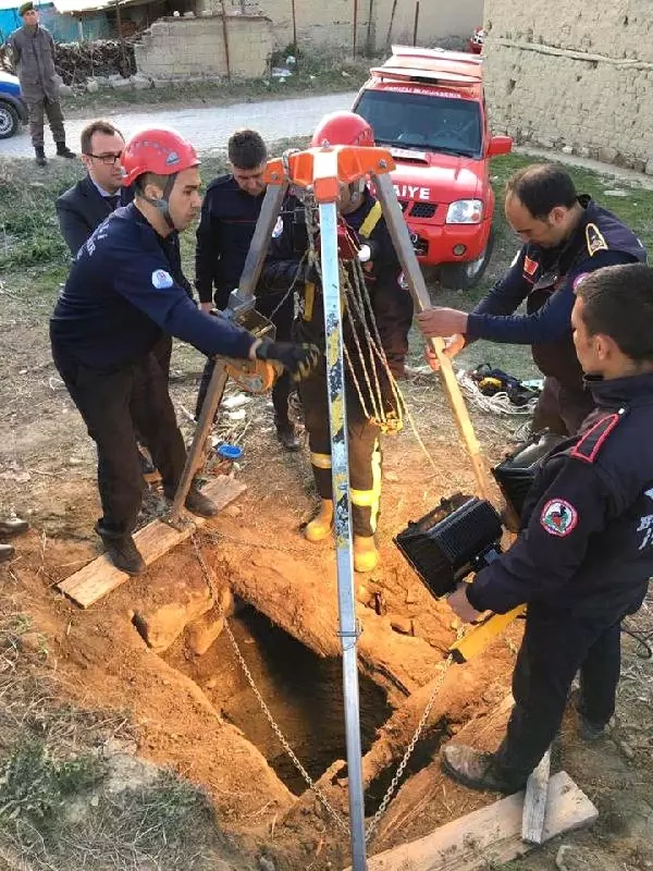 Denizli'de, Kuyuya Düşen Kuzuyu İtfaiye Kurtardı