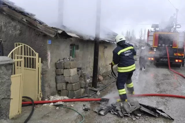 Mazot ve Tüp Bulunan Depoda Korkutan Yangın