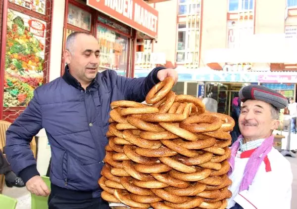 Ispartalı Simitçi, İşinde Yarım Asırı Devirdi