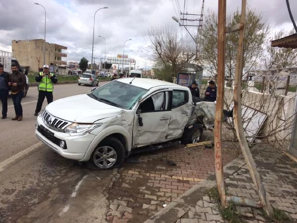 Bakan İsmet Yılmaz'ın Yol Güvenliğini Sağlayan 2 Polis, Kazada Yaralandı