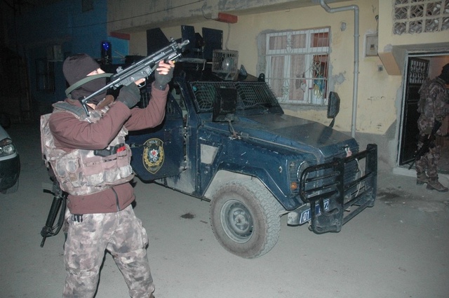 Adana Emniyeti'nden, PKK/KCK'ya Yönelik Operasyon: 7 Gözaltı