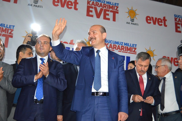 Bakan Soylu, Mitingde Şehidi Anlatırken Gözyaşlarını Tutamadı