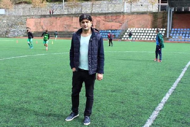 Futbolcu, Kırmızı Kart Gösteren Hakemin Burnunu Isırdı
