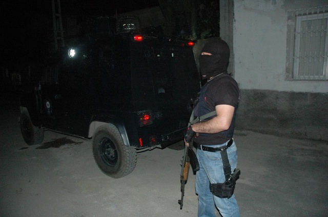Adana'da PKK'ya Yönelik Operasyon: 22 Gözaltı