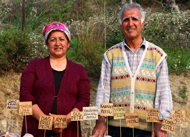 'Pestilci teyzenin' 30 Çeşit Ürünü Görenleri Şaşırtıyor