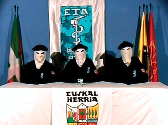 Fransa ve İspanya'da Faaliyet Gösteren ETA, Silahları Polise Teslim Etti