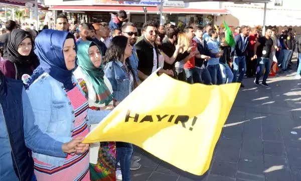 HDP'nin Bodrum'da Gerçekleştirdiği 'Hayır Mitingi'nde Sopalar Havada Uçuştu