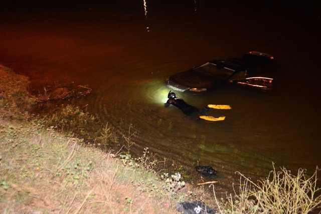 Adana'da Çaldığı Otomobille <a class='keyword-sd' href='/gole/' title='Göle'>Göle</a> Uçan Hırsız, Kayıplara Karıştı