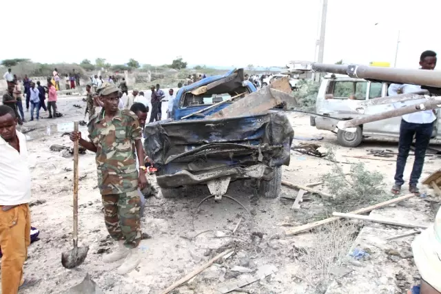 Somali Çifte Saldırıyla Sarsıldı, Bir Hükümet Çalışanı Hayatını Kaybetti