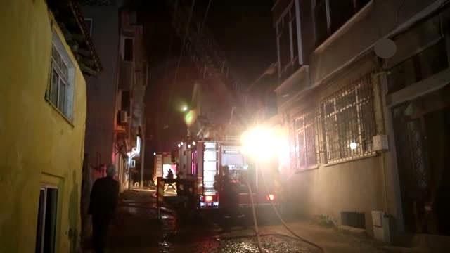 Tekirdağ'da Eşinin Eve Gelmemesine Kızan Adam, Evini Yaktı