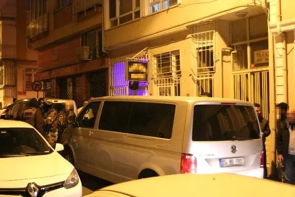 Üsküdar'da Apartmana Uzun Namlulu Silahla Girildi, Özel Harekat Operasyon Düzenledi