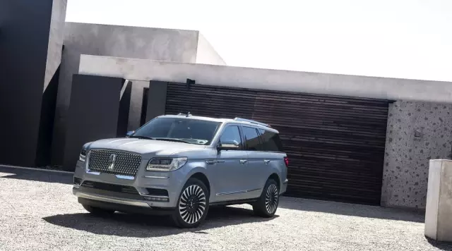 Yeni Lincoln Navigator New York'ta Sahnede