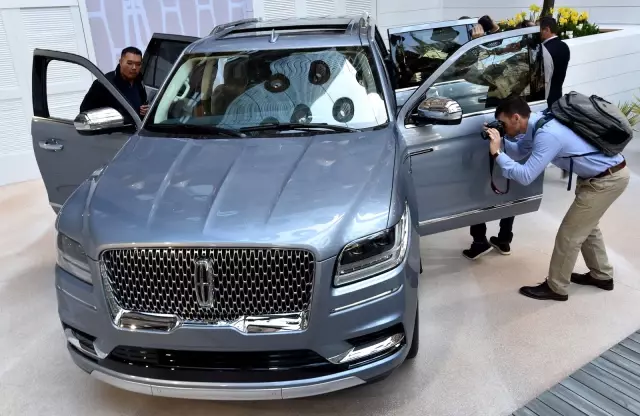 Yeni Lincoln Navigator New York'ta Sahnede