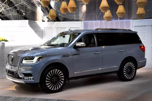 Yeni Lincoln Navigator New York'ta Sahnede