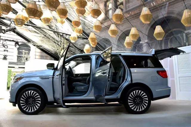 Yeni Lincoln Navigator New York'ta Sahnede