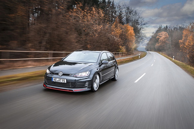 Abt <a class='keyword-sd' href='/volkswagen/' title='Volkswagen'>Volkswagen</a> Golf'ü Yeniden Ele Aldı