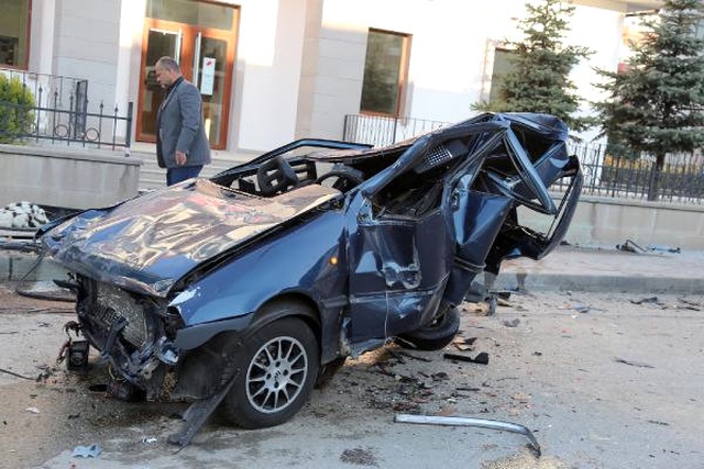 Aşırı Hız Yapan Otomobil, 3 Aracı Önüne Katıp Sürükledi