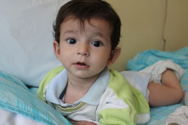 Doğuştan Yemek Borusu Olmayan <a class='keyword-sd' href='/bebek/' title='Bebek'>Bebek</a> Yardım Bekliyor