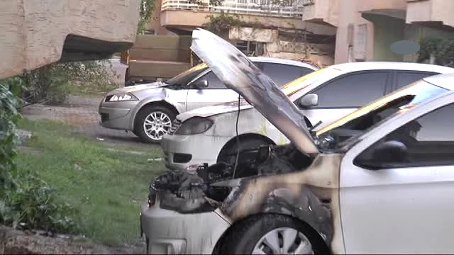 Şanlıurfa'da 5 Araç, Kimliği Belirsiz Kişiler Tarafından Kundaklandı