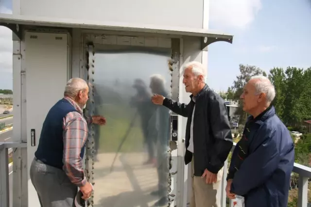 Üst Geçit Asansörlerine Dadanan Hırsızlar Vatandaşı Canından Bezdirdi