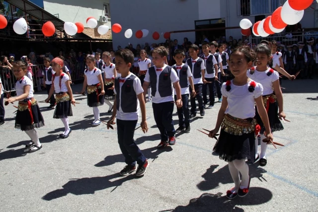 Kanser Tedavisi Gören Minik Sıla'nın 23 Nisan İsteği Bütün Okulu Gözyaşlarına Boğdu