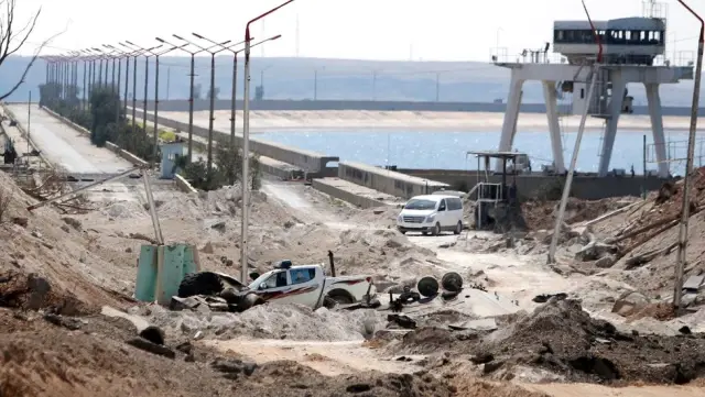 Rakka'ya İlerleyen PYD/PKK Kritik Tabka Kentine Girdi