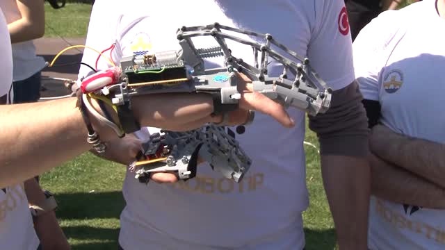 Trakya Üniversitesi Öğrencileri, Felçli Hastalar İçin Robot Üretti