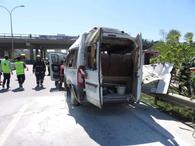 Üniversite Servisinde Patlama: 5 Yaralı