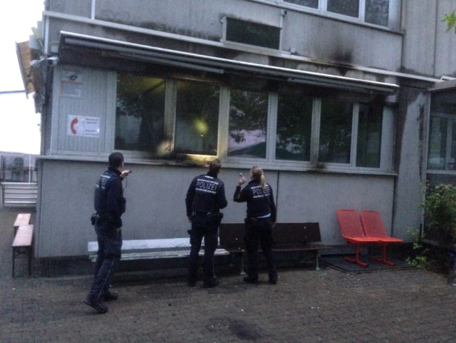 Almanya'da Türk Camisine Molotoflu Saldırı