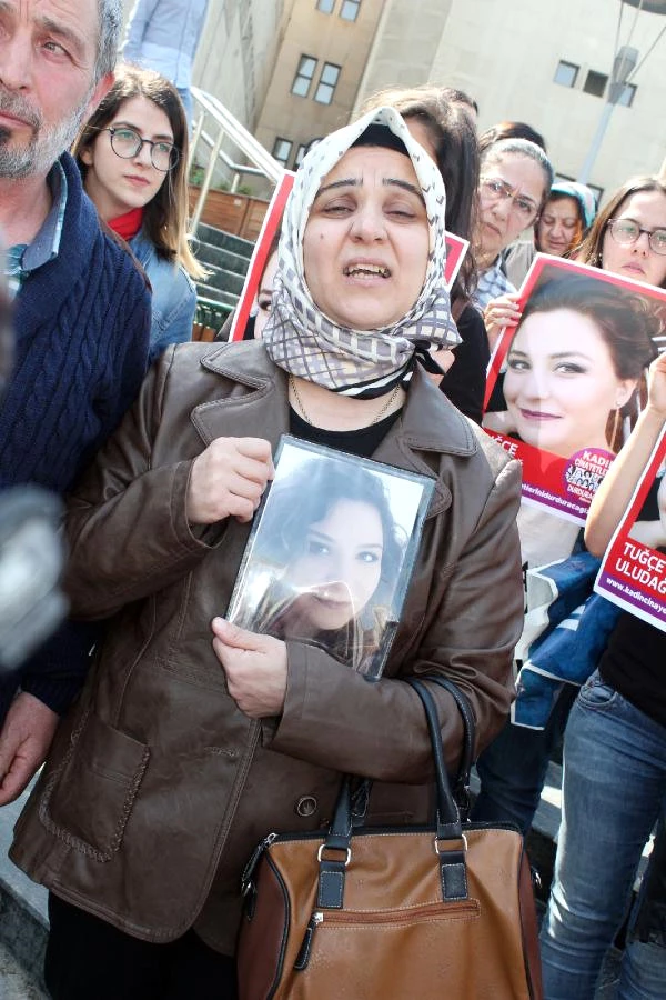 Platonik Aşkı Tarafından Öldürülen Tuğçe'nin Annesi Katille Yüz Yüze Geldi: Allah Belanı Versin