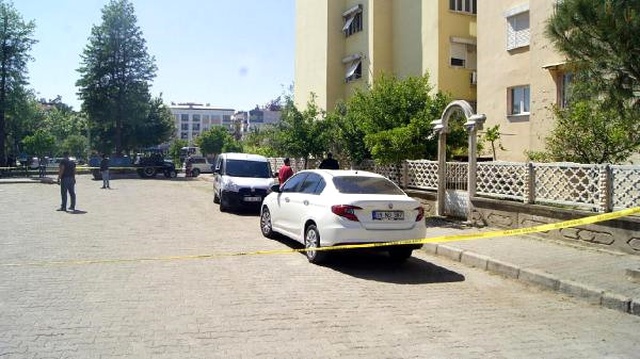 Okulun Yanında Pimi Çekilmiş Halde Bulunan El Bombası Büyük Panik Yarattı