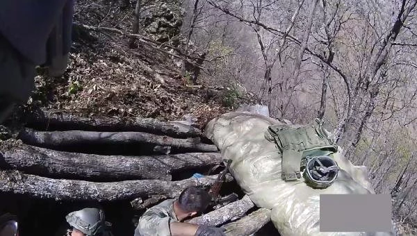 Tunceli'de 4 PKK'lının Teslim Olma Anı Askerin Kask Kamerası Tarafından Kaydedildi