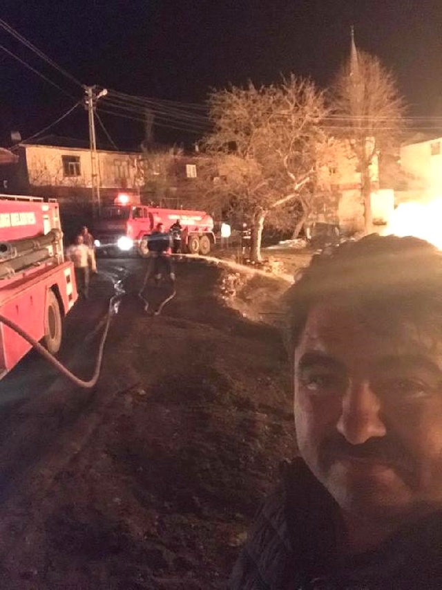 Çorum'da Bir Evde Başlayan Yangın Koca Köyü Küle Çevirdi! 50 Ev Hasar Gördü