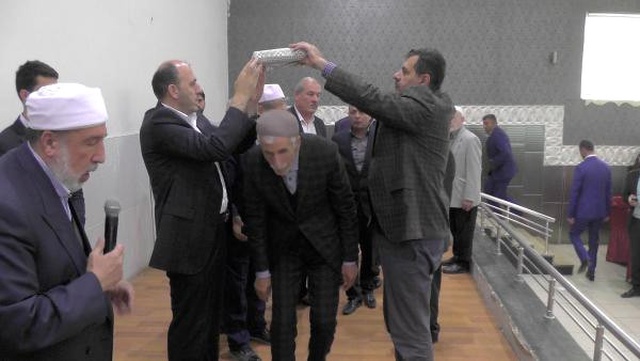 Kavgalı Aileler 2 Bin Kişinin Önünde Kur'an-ı Kerim'in Altından Geçerek Barıştı