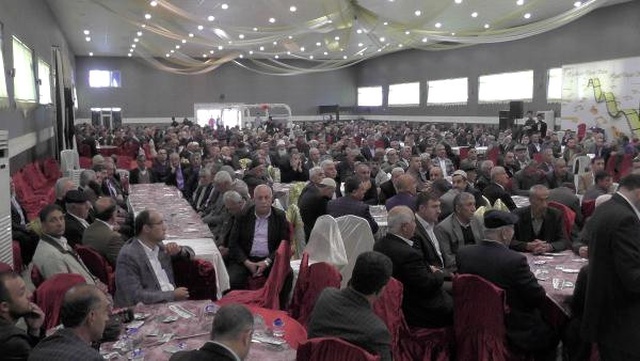Kavgalı Aileler 2 Bin Kişinin Önünde Kur'an-ı Kerim'in Altından Geçerek Barıştı